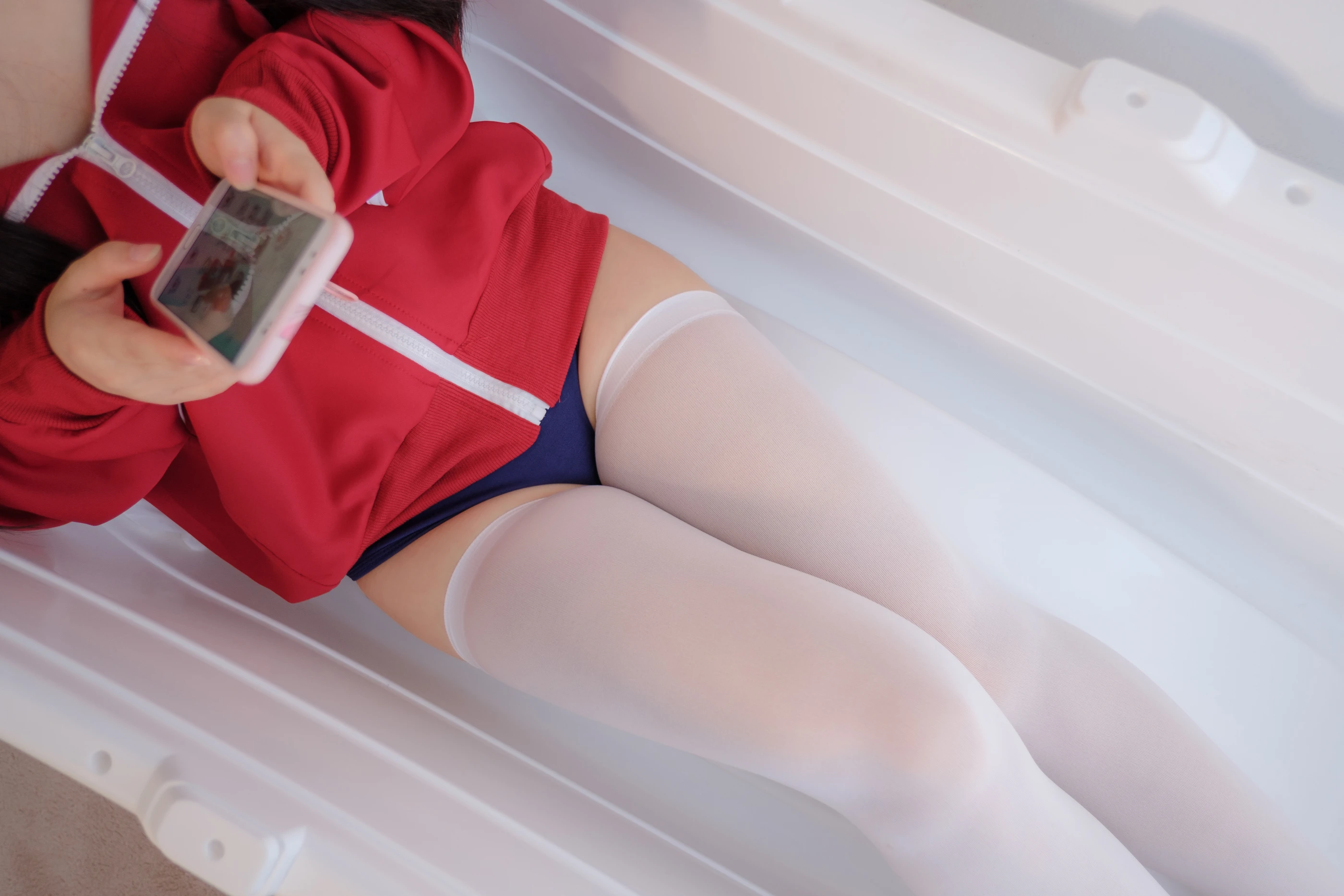 森萝财团 [ALPHA-002] 校服死库水浴缸 [76P]插图7